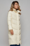 Оптом Пальто утепленное молодежное зимнее женское светло-бежевого цвета 52325SB в Казани, фото 19