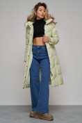 Оптом Пальто утепленное молодежное зимнее женское светло-зеленого цвета 52325ZS в Перми, фото 19