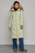 Оптом Пальто утепленное молодежное зимнее женское светло-зеленого цвета 52325ZS в Перми, фото 3