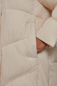 Оптом Пальто утепленное молодежное зимнее женское светло-бежевого цвета 52326SB в Нижнем Новгороде, фото 13