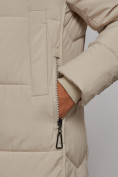 Оптом Пальто утепленное молодежное зимнее женское бежевого цвета 52328B в Перми, фото 11