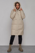 Оптом Пальто утепленное молодежное зимнее женское бежевого цвета 52328B в  Красноярске, фото 5