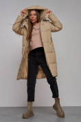 Оптом Пальто утепленное молодежное зимнее женское светло-коричневого цвета 52328SK в Омске, фото 15