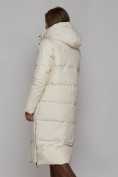 Оптом Пальто утепленное молодежное зимнее женское светло-бежевого цвета 52329SB в Новосибирске, фото 17