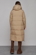 Оптом Пальто утепленное молодежное зимнее женское светло-коричневого цвета 52329SK в Перми, фото 4