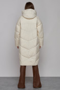 Оптом Пальто утепленное молодежное зимнее женское бежевого цвета 52330B в Челябинске, фото 4