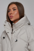 Оптом Пальто утепленное молодежное зимнее женское светло-серого цвета 52330SS в Челябинске, фото 18