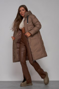 Оптом Пальто утепленное молодежное зимнее женское коричневого цвета 52331K в Волгоградке, фото 15