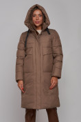 Оптом Пальто утепленное молодежное зимнее женское коричневого цвета 52331K в Челябинске, фото 5