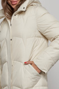 Оптом Пальто утепленное молодежное зимнее женское бежевого цвета 52332B в Екатеринбурге, фото 11