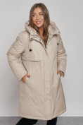 Оптом Пальто утепленное с капюшоном зимнее женское бежевого цвета 52333B в  Красноярске, фото 11
