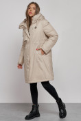 Оптом Пальто утепленное с капюшоном зимнее женское бежевого цвета 52333B в Уфе, фото 2