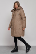 Оптом Пальто утепленное с капюшоном зимнее женское коричневого цвета 52333K в Новокузнецке, фото 3