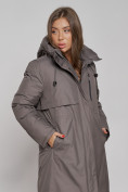 Оптом Пальто утепленное с капюшоном зимнее женское темно-серого цвета 52333TC, фото 10