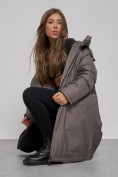 Оптом Пальто утепленное с капюшоном зимнее женское темно-серого цвета 52333TC, фото 15