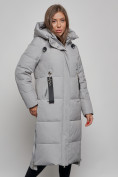 Оптом Пальто утепленное молодежное зимнее женское серого цвета 52351Sr в Иркутске, фото 7