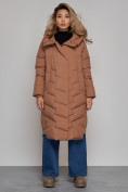 Оптом Пальто утепленное молодежное зимнее женское коричневого цвета 52355K в Новосибирске