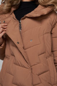 Оптом Пальто утепленное молодежное зимнее женское коричневого цвета 52355K, фото 18