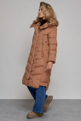 Оптом Пальто утепленное молодежное зимнее женское коричневого цвета 52355K в Казани, фото 3