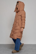 Оптом Пальто утепленное молодежное зимнее женское коричневого цвета 52355K в Перми, фото 7
