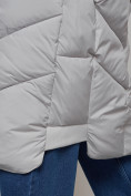 Оптом Пальто утепленное молодежное зимнее женское светло-серого цвета 52355SS в Перми, фото 13