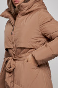 Оптом Пальто утепленное молодежное зимнее женское коричневого цвета 52356K в Томске, фото 11