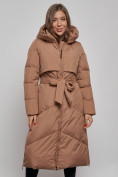 Оптом Пальто утепленное молодежное зимнее женское коричневого цвета 52356K в Новосибирске, фото 8