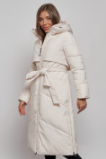 Оптом Пальто утепленное молодежное зимнее женское светло-бежевого цвета 52356SB в Екатеринбурге, фото 10