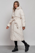 Оптом Пальто утепленное молодежное зимнее женское светло-бежевого цвета 52356SB в Кемерово, фото 3