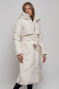 Оптом Пальто утепленное молодежное зимнее женское светло-бежевого цвета 52356SB в Новокузнецке, фото 9
