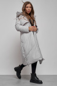 Оптом Пальто утепленное молодежное зимнее женское светло-серого цвета 52356SS в Барнауле, фото 12