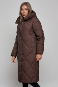 Оптом Пальто утепленное молодежное зимнее женское темно-коричневого цвета 52358TK в Баку, фото 10