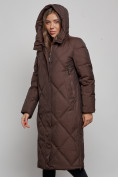 Оптом Пальто утепленное молодежное зимнее женское темно-коричневого цвета 52358TK в Иркутске, фото 6