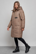 Оптом Пальто утепленное молодежное зимнее женское коричневого цвета 52359K в Ульяновске, фото 3