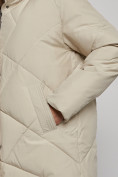 Оптом Зимняя женская куртка модная с капюшоном бежевого цвета 52361B в Казани, фото 10