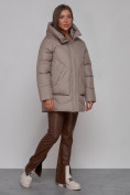 Оптом Зимняя женская куртка модная с капюшоном светло-коричневого цвета 52362SK в Казани, фото 3