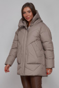 Оптом Зимняя женская куртка модная с капюшоном светло-коричневого цвета 52362SK в Казани, фото 9