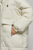 Оптом Пальто утепленное молодежное зимнее женское бежевого цвета 52391B в Омске, фото 11