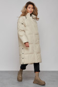 Оптом Пальто утепленное молодежное зимнее женское бежевого цвета 52392B в Челябинске, фото 2