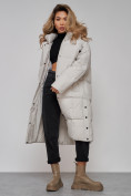 Оптом Пальто утепленное молодежное зимнее женское светло-серого цвета 52392SS в Омске, фото 17