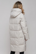 Оптом Пальто утепленное молодежное зимнее женское светло-серого цвета 52392SS в Перми, фото 9