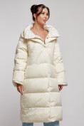 Оптом Пальто утепленное молодежное зимнее женское светло-бежевого цвета 52395SB в Кемерово, фото 10
