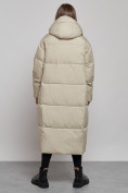 Оптом Пальто утепленное молодежное зимнее женское светло-бежевого цвета 52396SB в  Красноярске, фото 4
