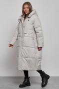 Оптом Пальто утепленное молодежное зимнее женское светло-серого цвета 52396SS, фото 3