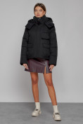 Оптом Зимняя женская куртка модная с капюшоном черного цвета 52413Ch в Казани