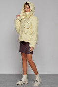 Оптом Зимняя женская куртка модная с капюшоном светло-желтого цвета 52413SJ в Казани, фото 5
