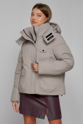 Оптом Зимняя женская куртка модная с капюшоном светло-коричневого цвета 52413SK в Казани, фото 9