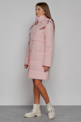 Оптом Пальто утепленное с капюшоном зимнее женское розового цвета 52426R в Перми, фото 2