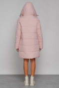 Оптом Пальто утепленное с капюшоном зимнее женское розового цвета 52426R, фото 4