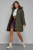 Оптом Пальто утепленное с капюшоном зимнее женское цвета хаки 52429Kh в Волгоградке, фото 13